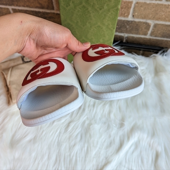 Gucci Interlocking G Logo Rubber Slide - Picture 5 of 12
